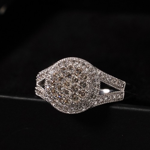 Natural Diamond 0.75ct Round Cluster Halo Ring 10K White Gold Size O.5 / 7.5 - Picture 3 of 11