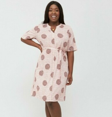 Junarose by Vero Moda Curve Anneline 2/4 Arm Kleid Blush Gr. UK 24 Brandneu