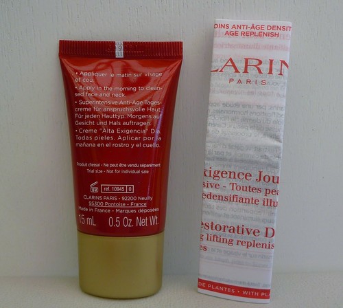 CLARINS Super Restorative Day Cream, 15ml, Brand New Sealed! - Picture 2 of 4