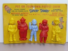 8 Vintage 1950's Kagran Tee Vee Howdy Doody Plastic Figures Full Set on Backing