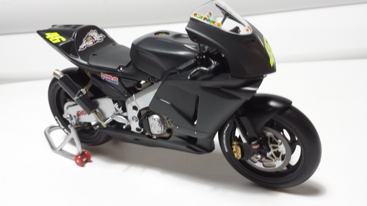 ミニカー MINICHAMPS Honda RC211V Valentino Rossi HONDA RC211V VALENTINO ROSSI CAMPEON MUNDIAL MOTOGP 2002