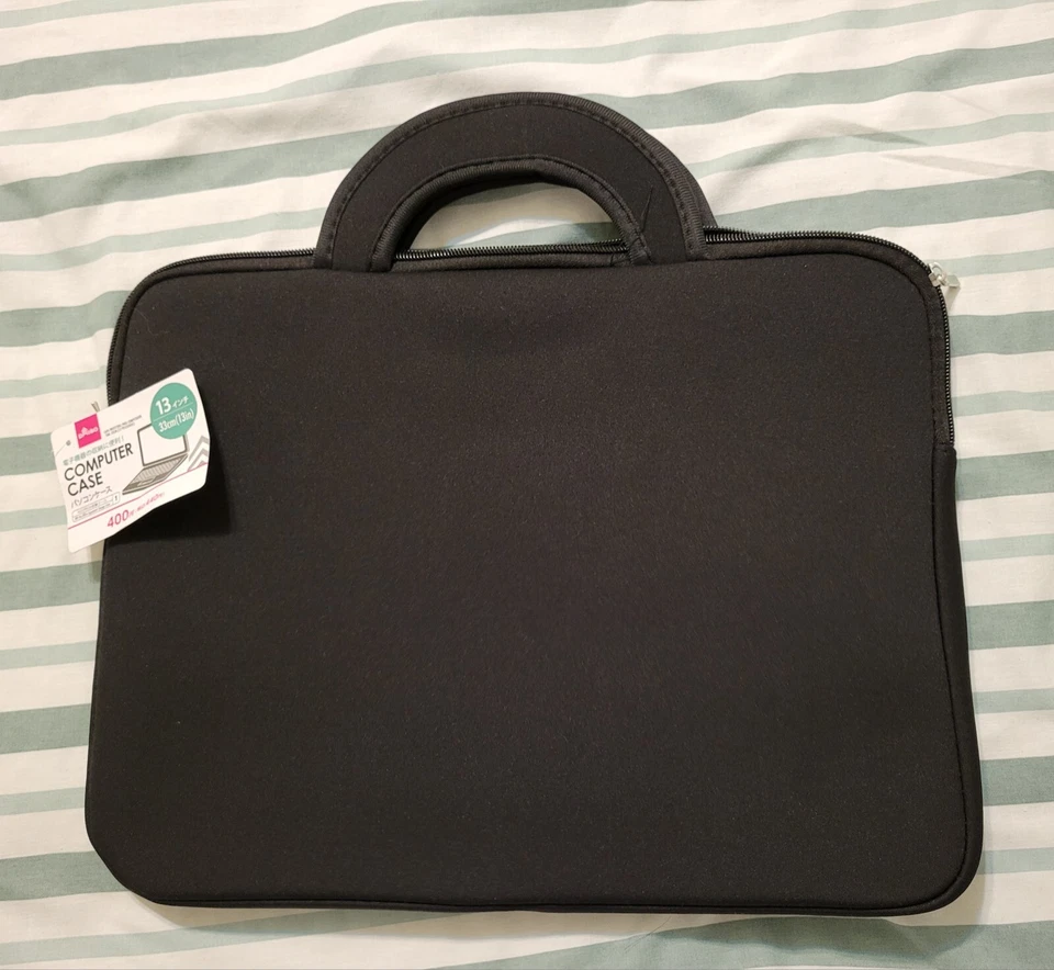Estuche para cuaderno de PC Daiso Japón para tamaño de 13" Foto 3 de 3