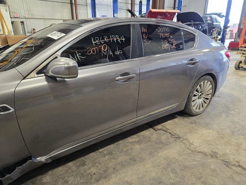 15 - 15 KIA K900 Transmission E768699 Foto 2 de 4