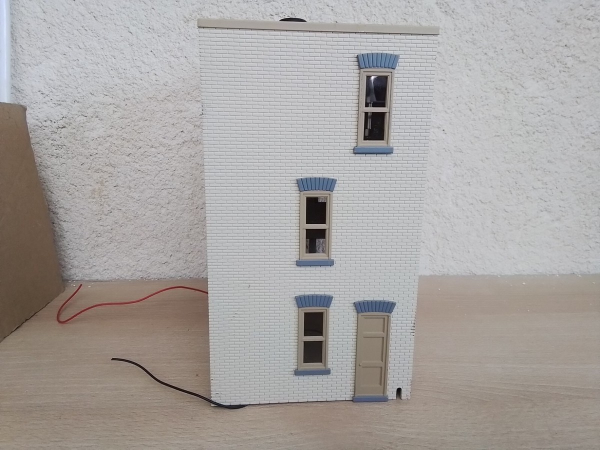 MTH EC 0 REF 30-9139 – Maquette De Maison Décorative Échelle 0 – Effet Incendie Avec Éclairage Et Fumée