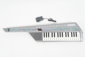 【状態良好】ヤマハ YAMAHA シンセサイザー SHS-200 ポータブル YAMAHA SHS-200 Digital Shoulder Electronic Keyboard 49 Keys Japan