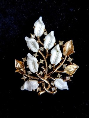 Brosche Crown Trifari, Midcentury, USA