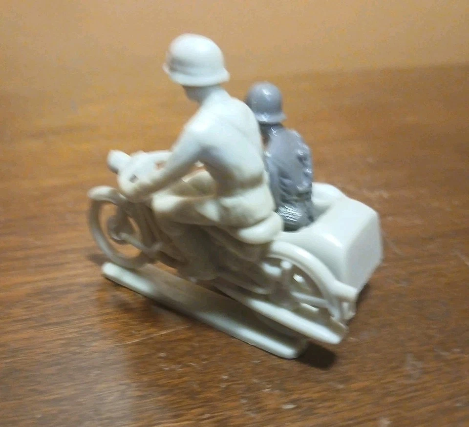 De colección Marx Plástico Gris Ejército Alemán Hombre Motocicleta Sidecar con Conductor y Jinete 2" Foto 4 de 4