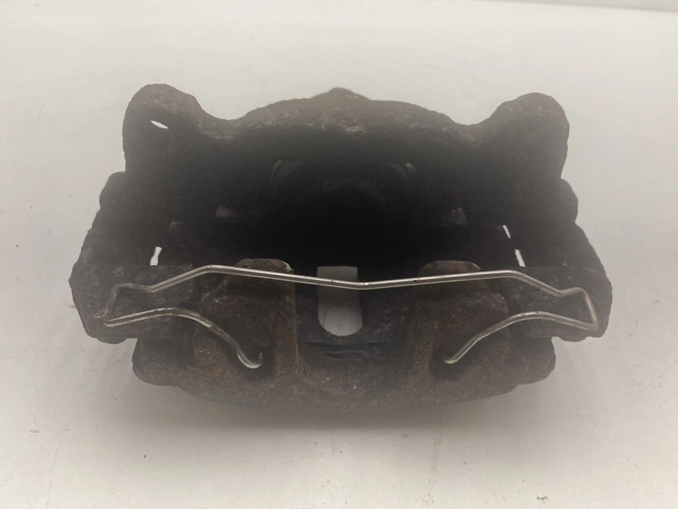 Pinza delantera izquierda Volkswagen Jetta Wagon 2011-2014 OEM. Foto 3 de 4