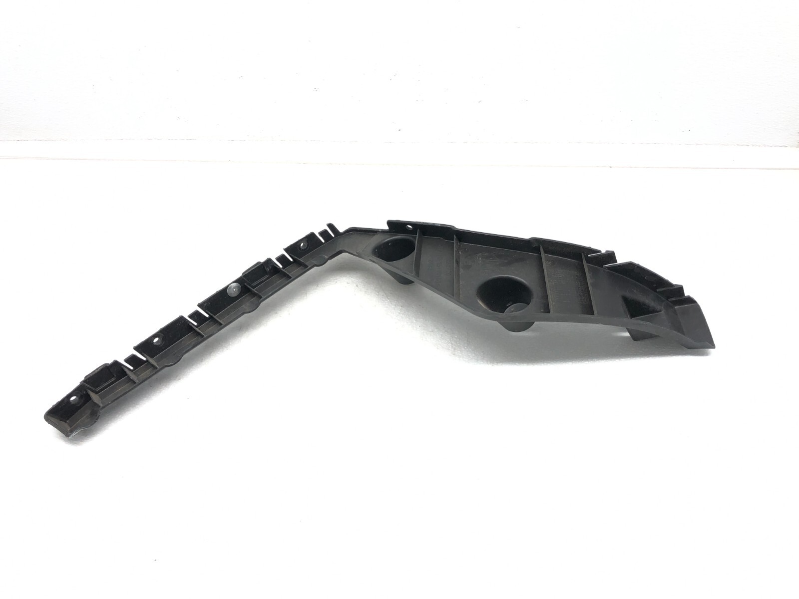 2017-2020 MASERATI LEVANTE LEFT DRIVER REAR BUMPER SUPPORT MOUNT BRACKET OEM