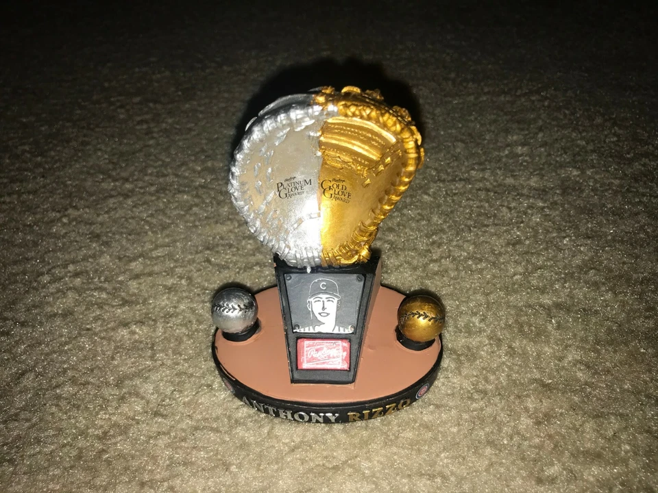 Anthony Rizzo Chicago Cubs SGA 2016 Rawlings Platinum & Gold Glove Statue *NEW!* - Image 2 of 3