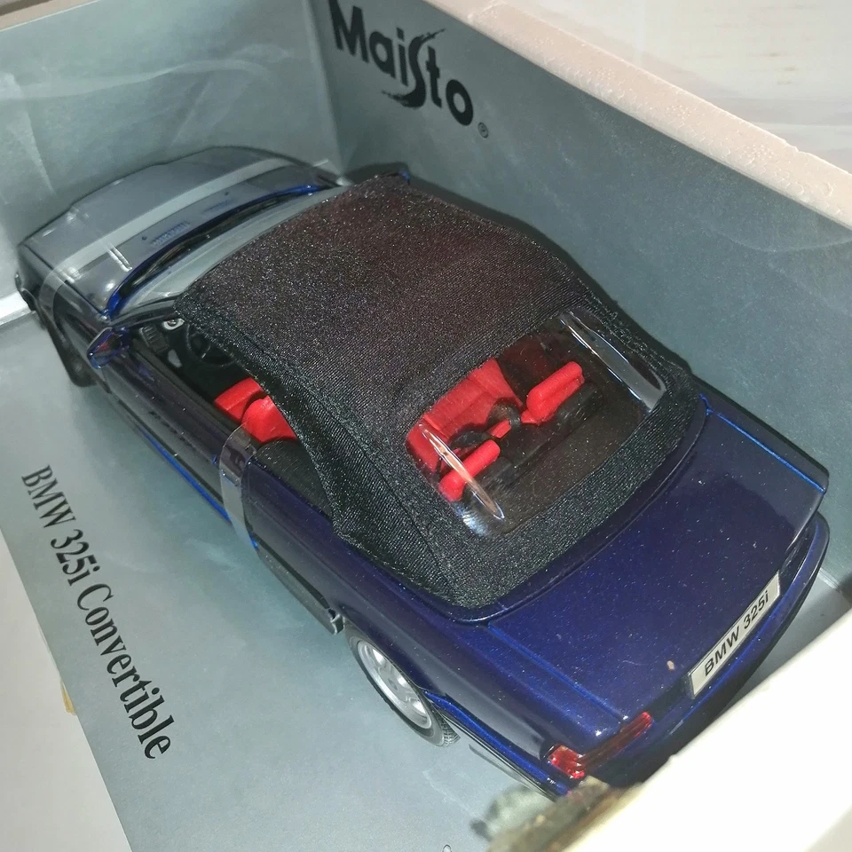 BMW 325i CONVERTIBLE BLU REF.31816 MAISTO SCALA 1/18 - Immagine 4 di 4