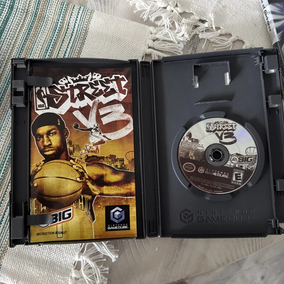 NBA Street V3 Nintendo GameCube 2005 probado completo en caja original con manual Foto 3 de 3