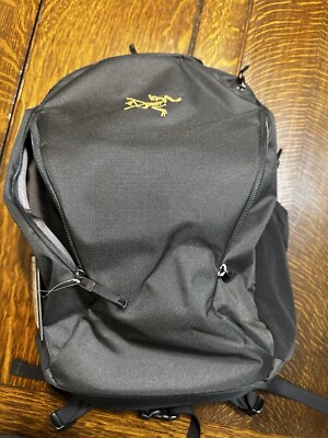 Arc'teryx Backpack Mantis 26 Backpack Black Gold Logo 26 Litre