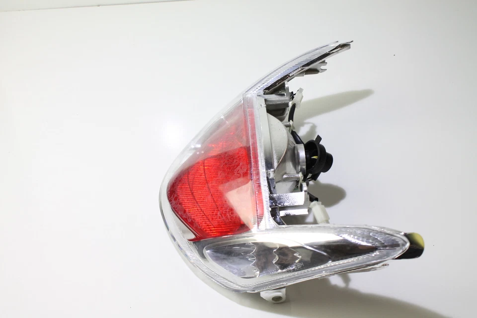 Conjunto completo de luces traseras para scooter Hyosung MS3-250/125 X-Peed 35710HP7600 Foto 2 de 4