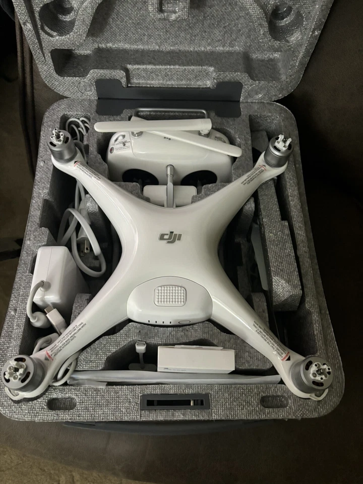 Drone DJI Phantom 4 avanzado listo para volar - blanco Foto 2 de 4