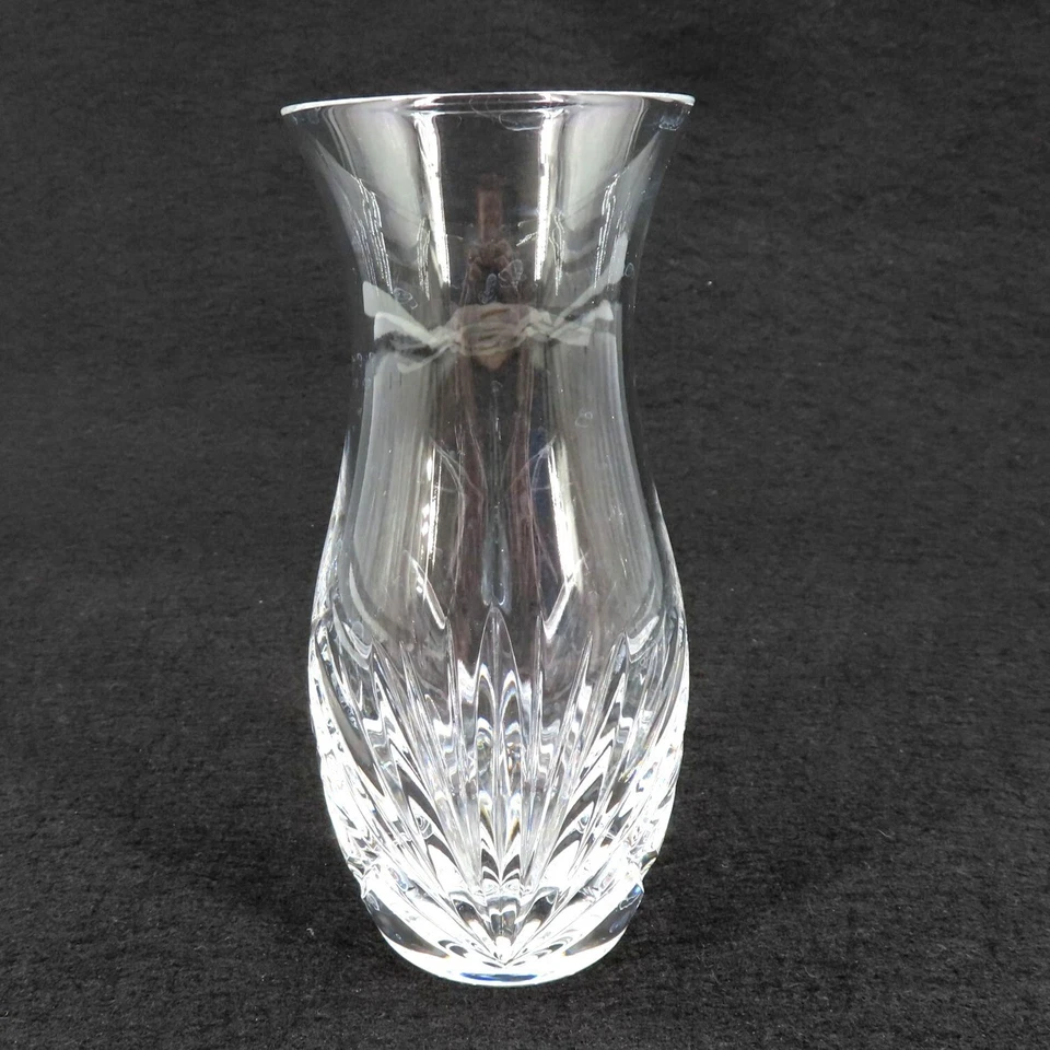 Florero Wedgwood Majesty Pattern 6,25 pulgadas de alto corte de cristal transparente floral Foto 3 de 4