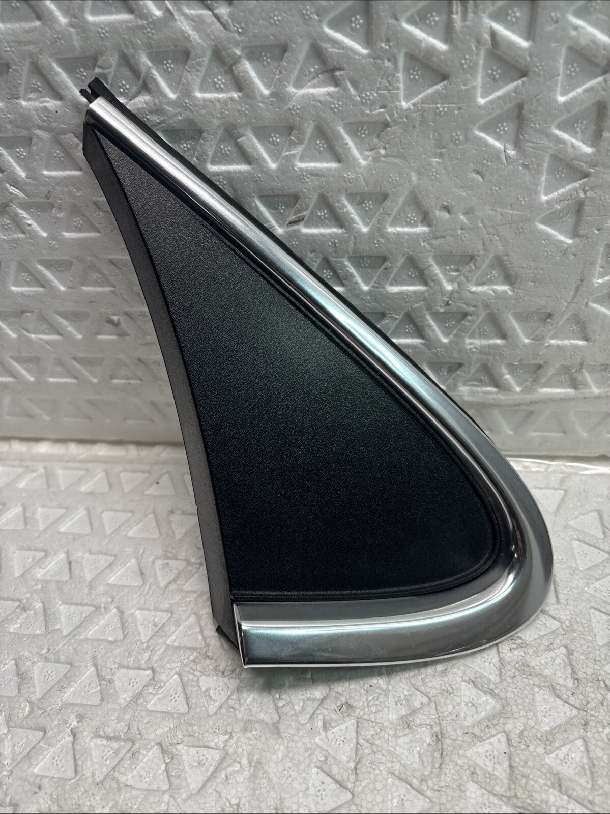 2016-2019 Buick Envision Exterior Right/Pass Window Triangle Trim Cover OEM