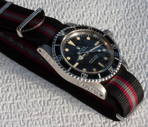 15 vendidos Correa de reloj Black Bond 20mm vintage militar G10 nylon rojo, gris y negro - Imagen 3 de 7