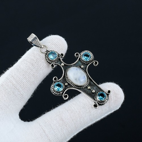 REAL-GEMS Schweizer Blauer Topas 112,50 Ct - Facettierter Smaragdschliff Loser Edelstein