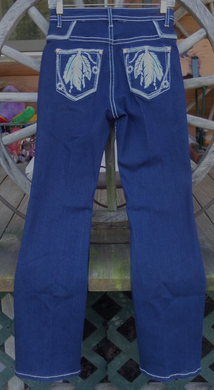 Womens S Stretch Jeans - Feathered Pockets  - 25 x 30.5 - Mid Rise