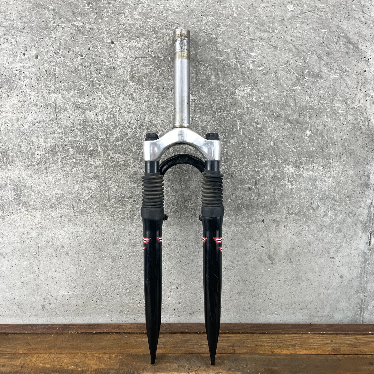 Vintage Rock Shox Indy Fork 1 1/8 Threadless USA 26 in Black