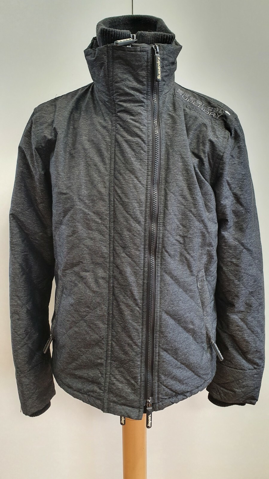 J681 MENS SUPERDRY WINDCHEATER GREY 