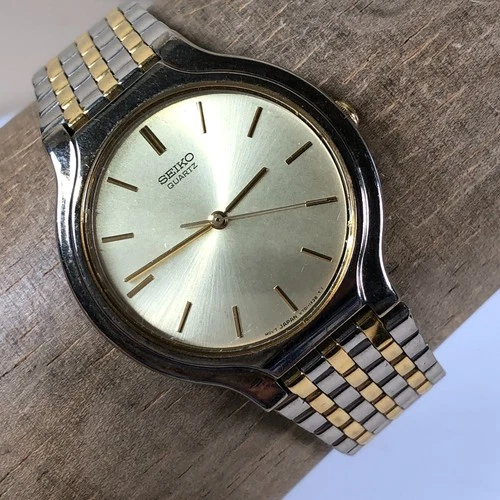 Vintage Seiko Men V701-1K29 Two Tone Quartz 34mm For Watch Parts Or Repair Only