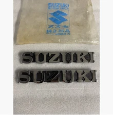 Suzuki GT750 Genuine Fuel Tank Emblem Set Left Right New Unused