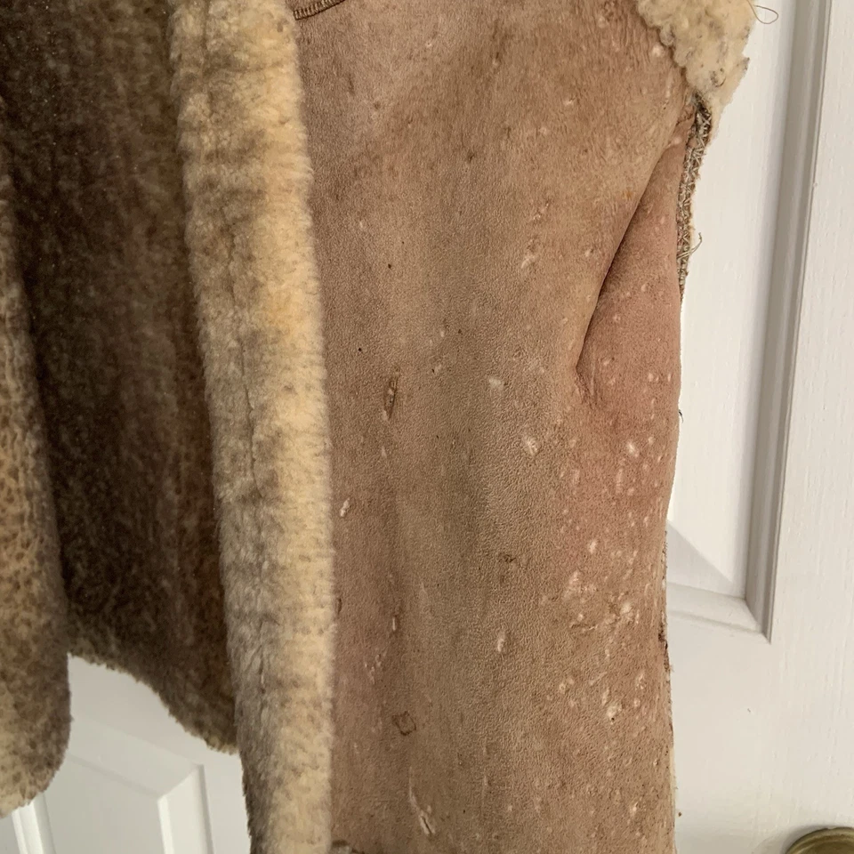 VTG Real Sheepskin Shearling Open Vest Brown distressed w thick wool men sz L? - Image 3 of 4