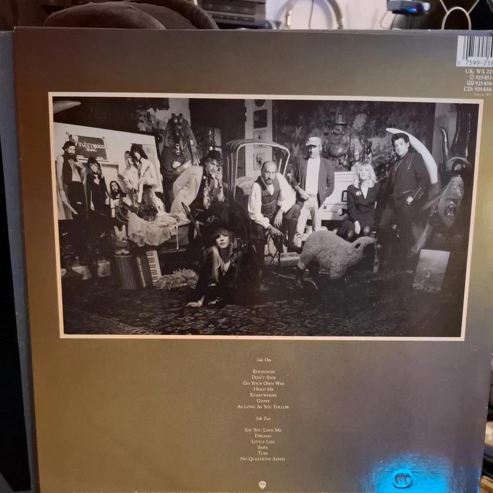 Fleetwood Mac Greatest Hits original lp record  - Image 2 of 4