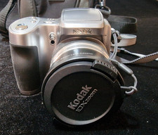 Kodak EASYSHARE Z740 5.0MP Digital Camera - Silver - tested