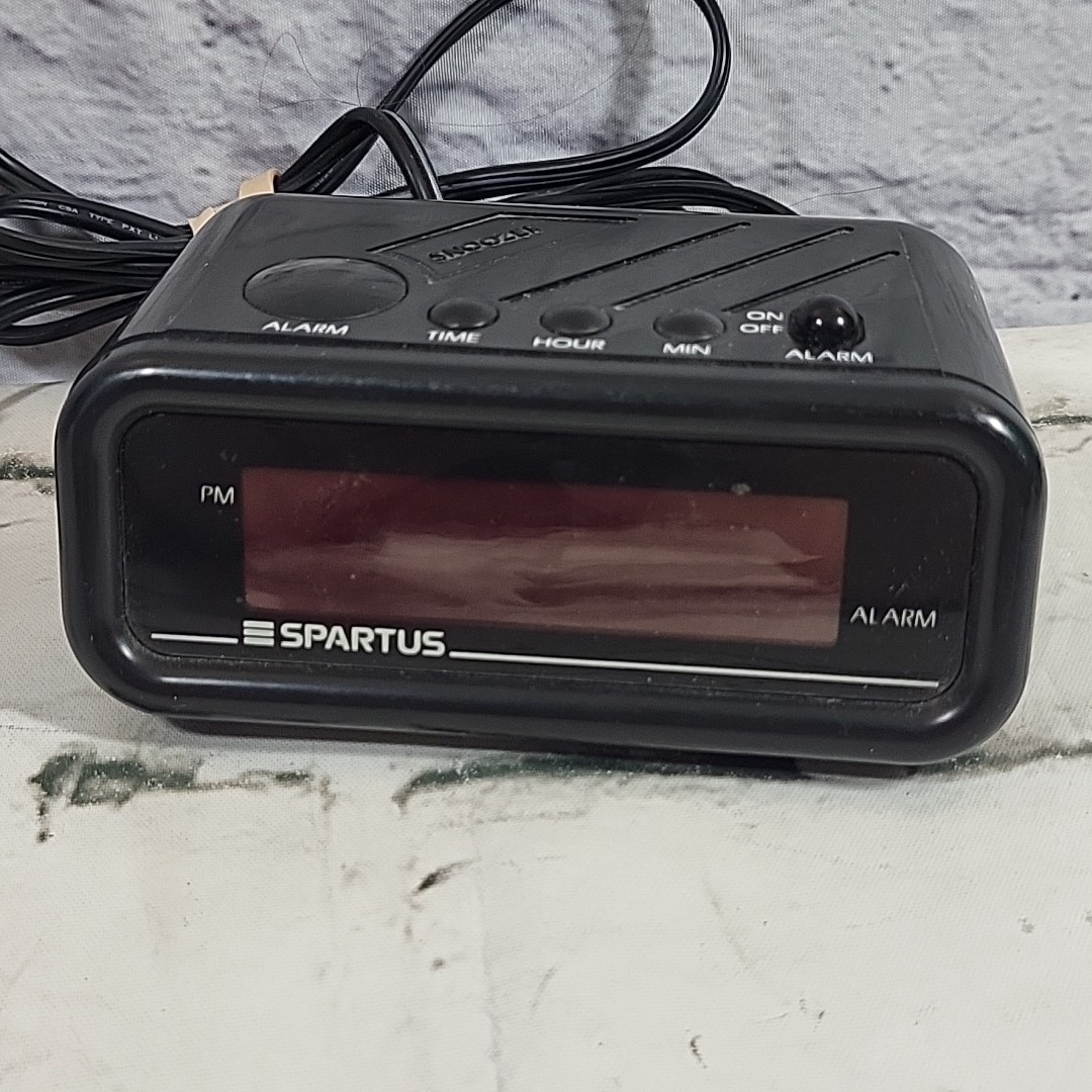 Vtg Spartus Alarm Clock Model 1146 Compact Alarm Black Red Display VG Condition