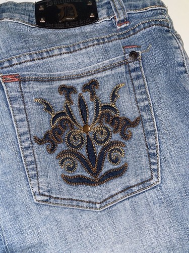 Dollhouse Jean Shorts Size 11 Women’s - Picture 7 of 7