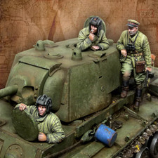 1/35 Resin model kit WW II Tank crew 3 soldiers rest R4687 Unassembled Unpainted