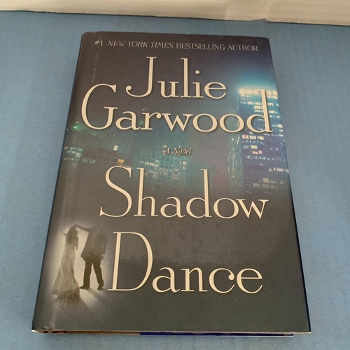 Lot of 13 ~ Hardcover Books ~ Julie Garwood ~ BUCHANAN-RENARD Series - Picture 11 of 18