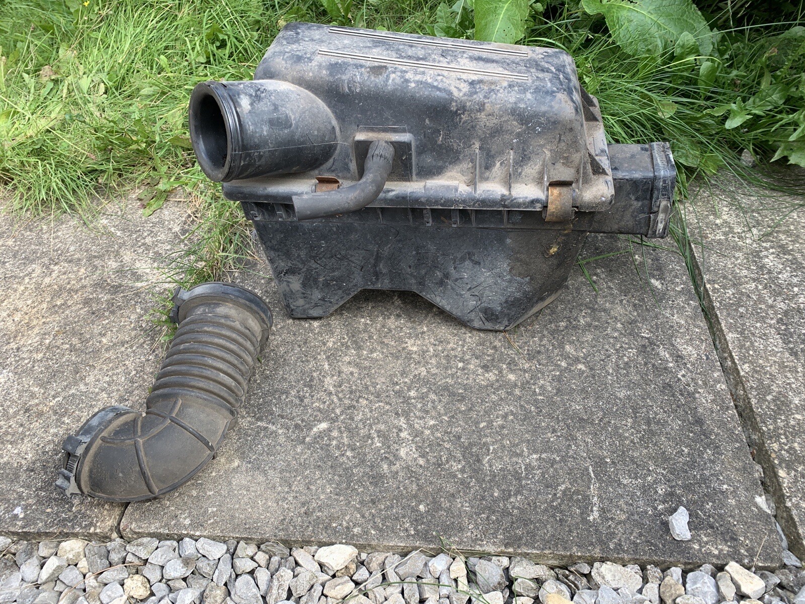 Jeep Cherokee XJ Mk 1 & 2 Petrol 4L Air Filter Housing Box & Intake