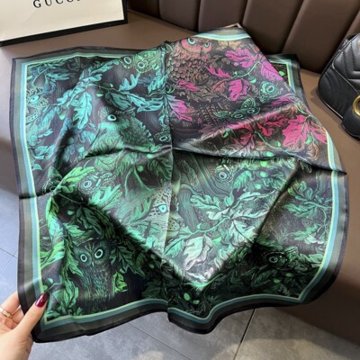 100% Mulberry Silk 27'' Square Scarf Women Neckerchief Wrap Forest Animal Pattern