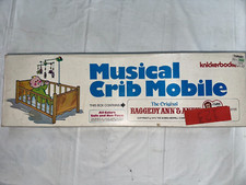 RAGGEDY ANN  ANDY - Knickerbocker Wood Musical 1972 Crib Mobile "Toyland" 3705