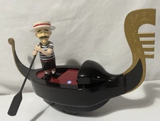 2010 The Singing Gondolier Gondola SwimWays Sound of Venice Swimming Pool READ