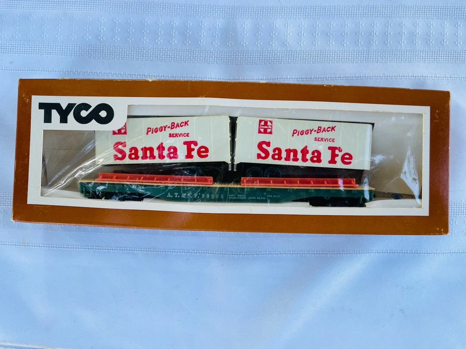 HO Scale Tyco 1776 diesel Powered-Lighted engine Spirit Plus Extra Train Cars - Image 3 of 4