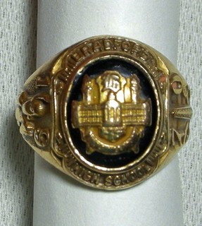 BRADFORD PENNA. 1970 HIGH SCHOOL CLASS RING. BALFOUR 10 KARAT GOLD
