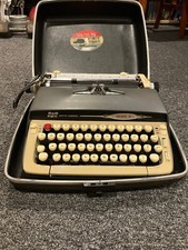 Vintage Smith and Corona Galaxie II Typewriter w/Hard Carrying Case thumbnail