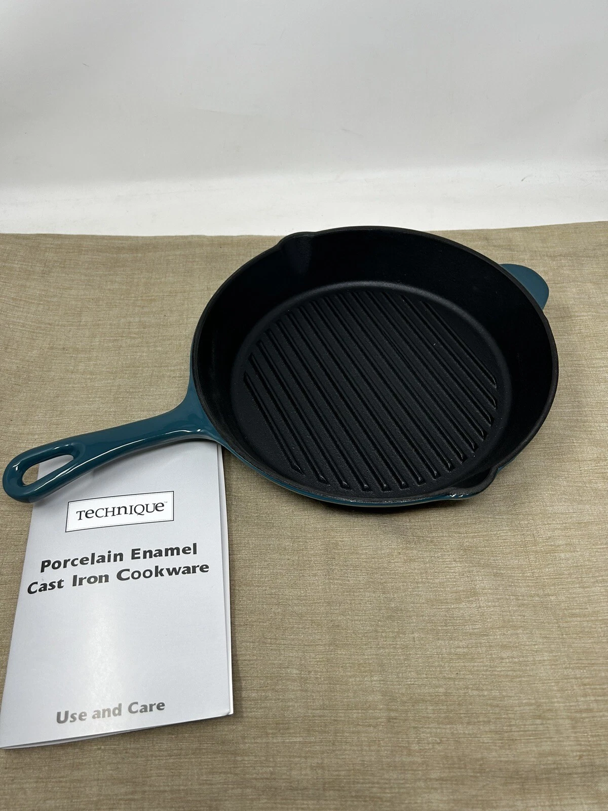 Technique Enamel Cast Iron 10" Round Grill Pan-Teal