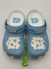 Crocs Classic University Of North Carolina Clogs Mens Size M4 / W6 Shoes NWT🔥🔥