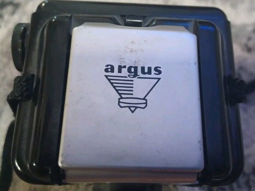 Argus 75 Seventy-Five Twin Lens Reflex Camera uses 620 Roll Film Periscope Lens - Picture 9 of 16