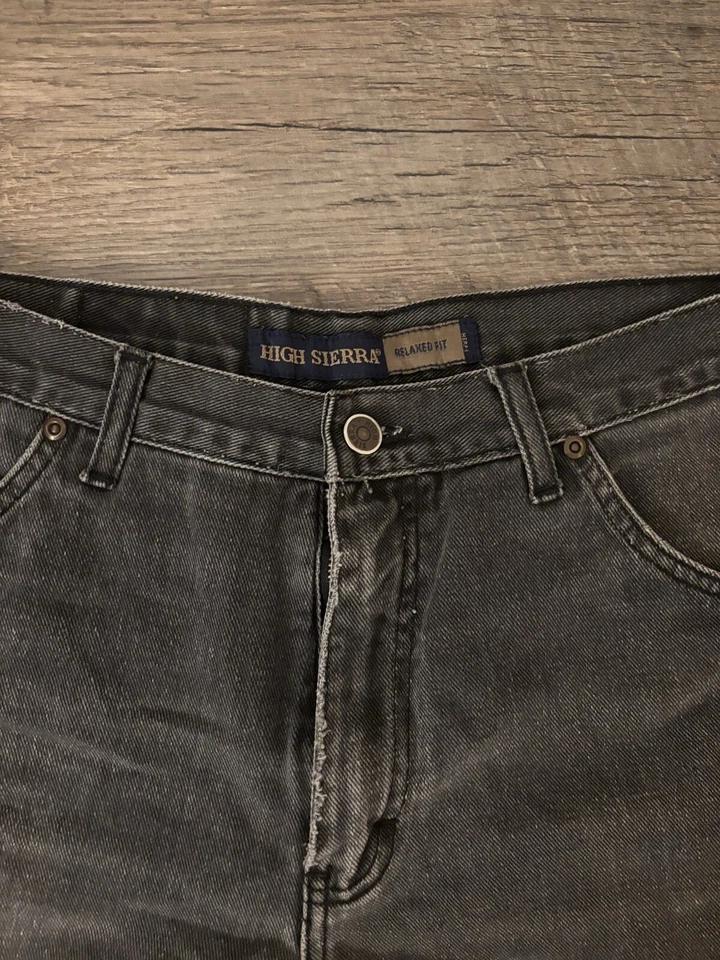 复古宽松褪色黑色短裤  — 第 2/4 张图片