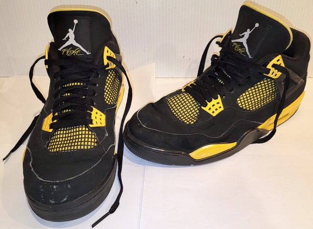 Size 11 - Jordan 4 Retro thunder 