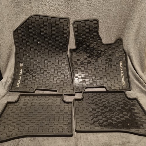 Original Kia Sportage 2018-2022 Gummi Allwetter Fußmatten F1131ADE60GR