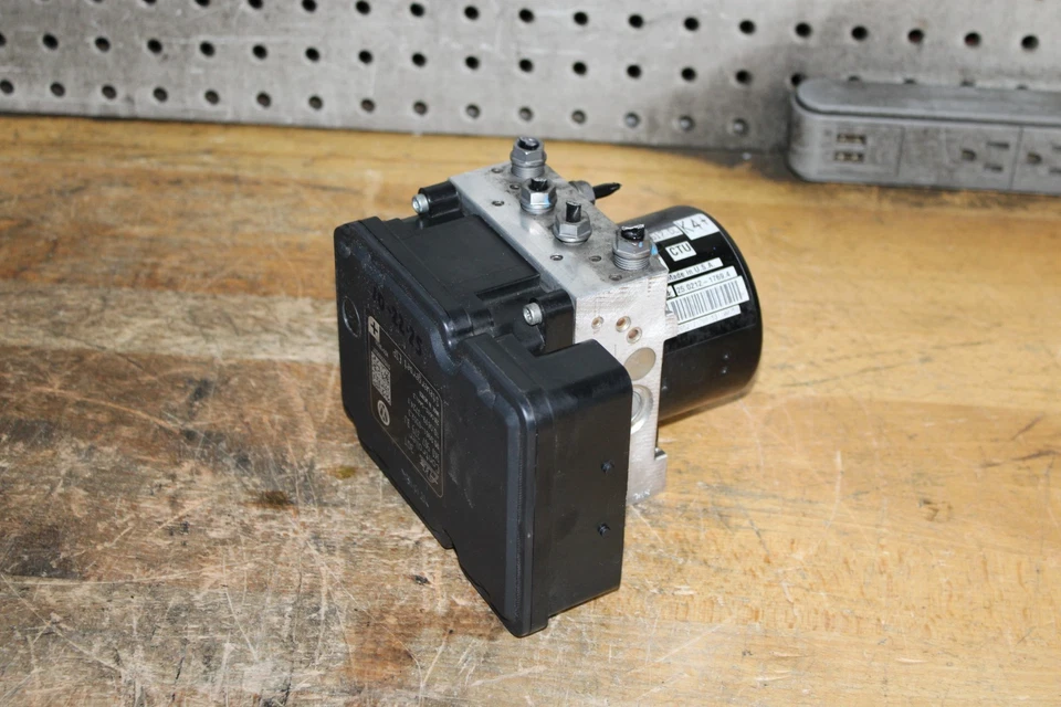 VW JETTA ABS ESP 2011 bomba de freno 1K0907379BS 1K0614517DL Foto 2 de 4