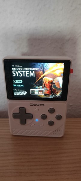 consola portatil dium d28s nueva con sd de 64gb con mas de 6000 juegos.